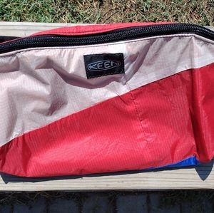 Keen Harvest IV Sling NWT